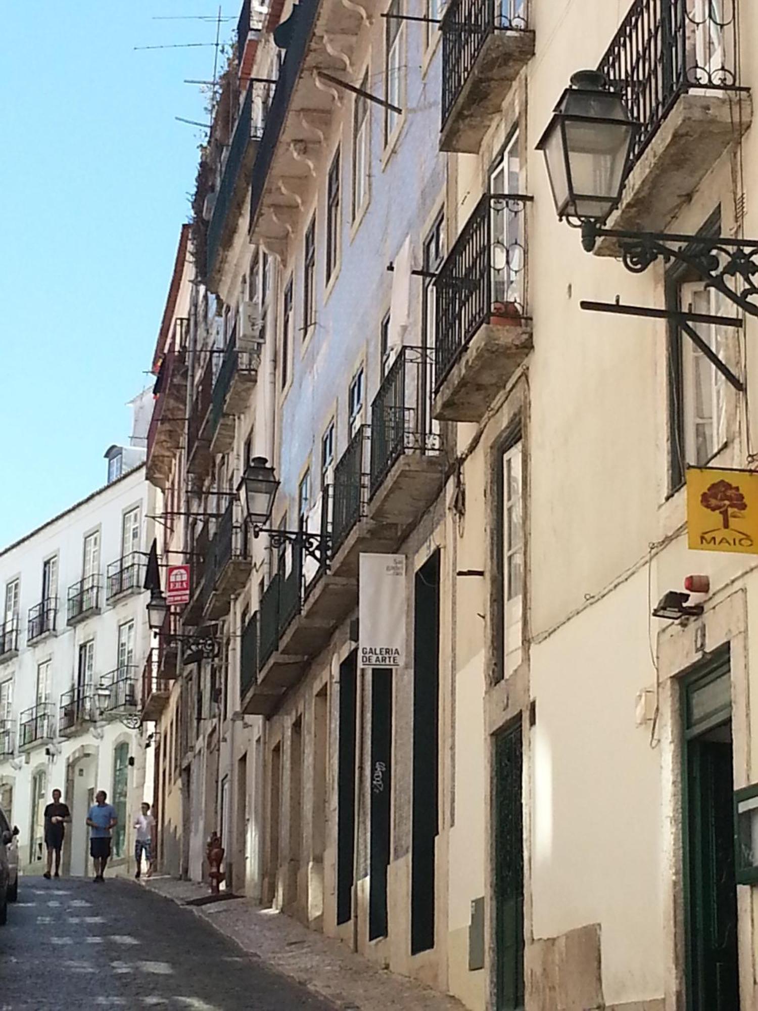 Cozy 1st Floor Flat Central Chiado District With Balconies&AC 19th Century building Lizbona Zewnętrze zdjęcie