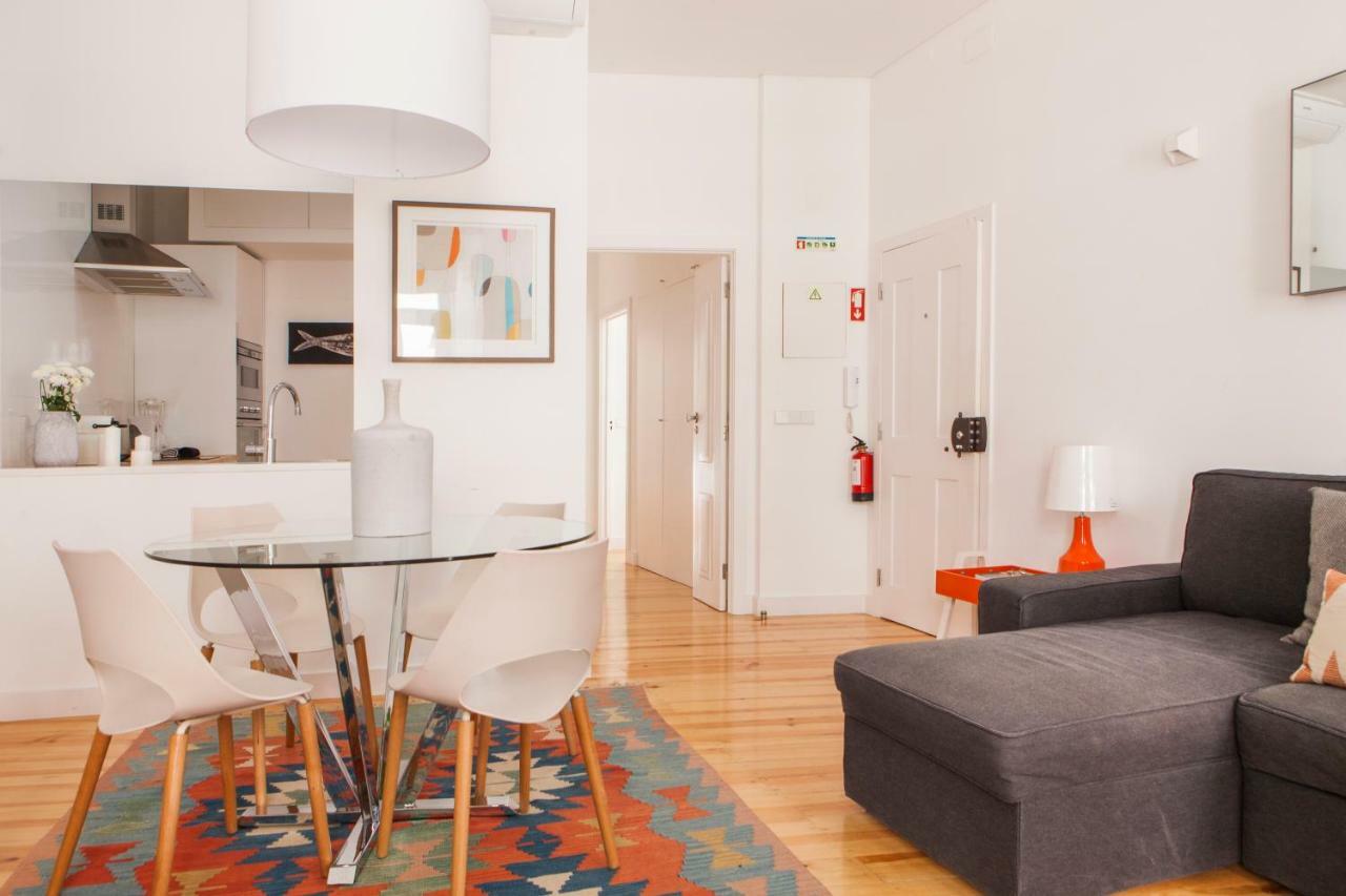 Cozy 1st Floor Flat Central Chiado District With Balconies&AC 19th Century building Lizbona Zewnętrze zdjęcie