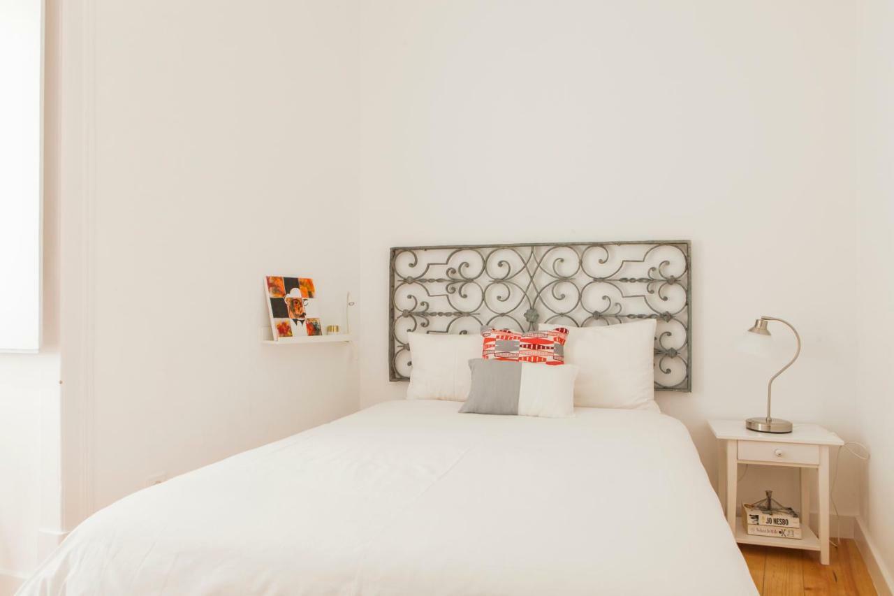 Cozy 1st Floor Flat Central Chiado District With Balconies&AC 19th Century building Lizbona Zewnętrze zdjęcie